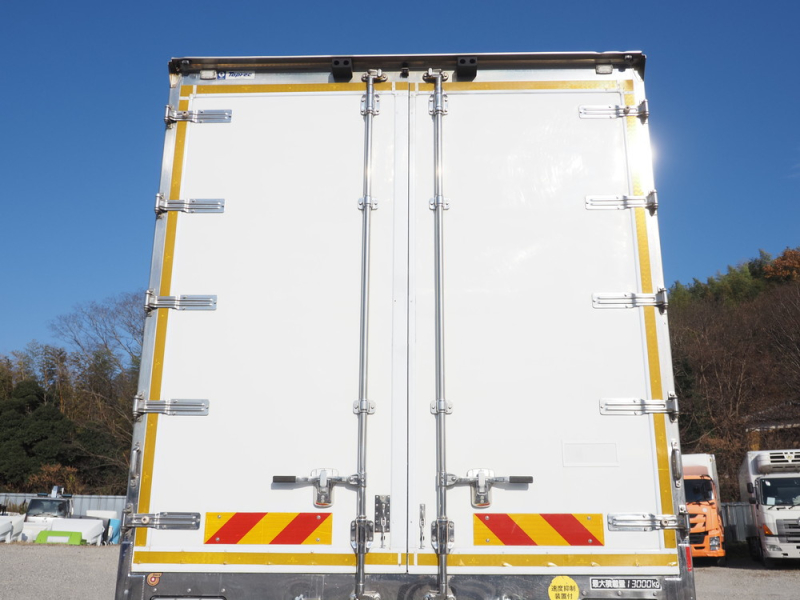 日野 冷凍バン プロフィア|中古トラックの販売・買取・査定のアイナビ