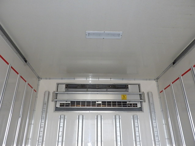 いすゞ 令和2年式 中温仕様 冷凍バン|中古トラックの販売・買取・査定のアイナビ