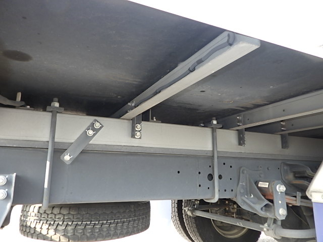 いすゞ 令和2年式 中温仕様 冷凍バン|中古トラックの販売・買取・査定のアイナビ