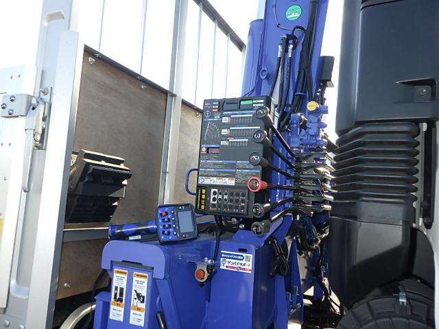 日野 令和7年式 クレーン付きアルミ平 中間ワイド|中古トラックの販売・買取・査定のアイナビ