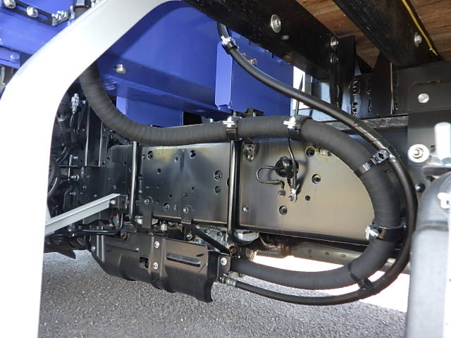 日野 令和7年式 クレーン付きアルミ平 中間ワイド|中古トラックの販売・買取・査定のアイナビ