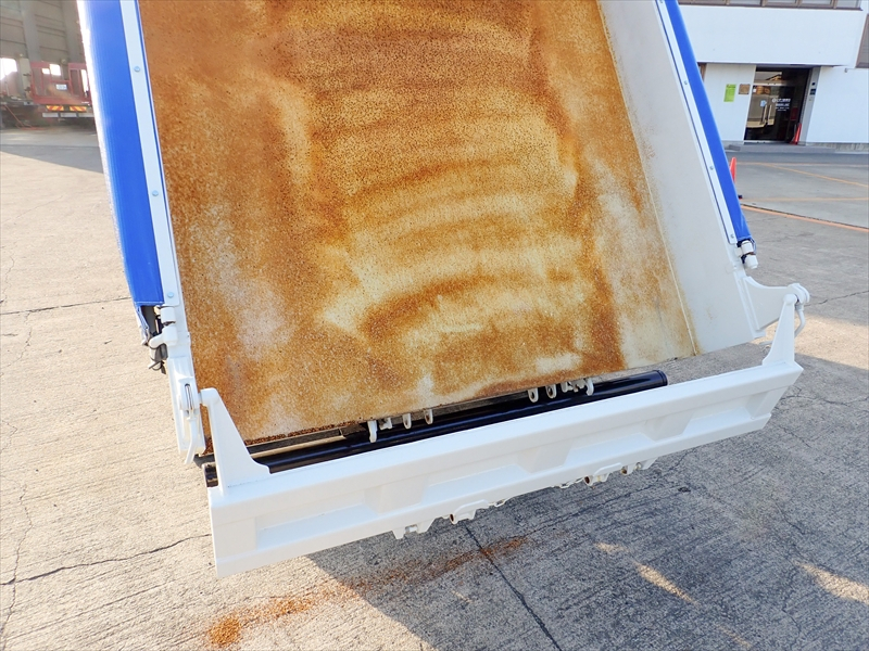 【349897】いすゞ フォワード 土砂ダンプ|中古トラックの販売・買取・査定のアイナビ