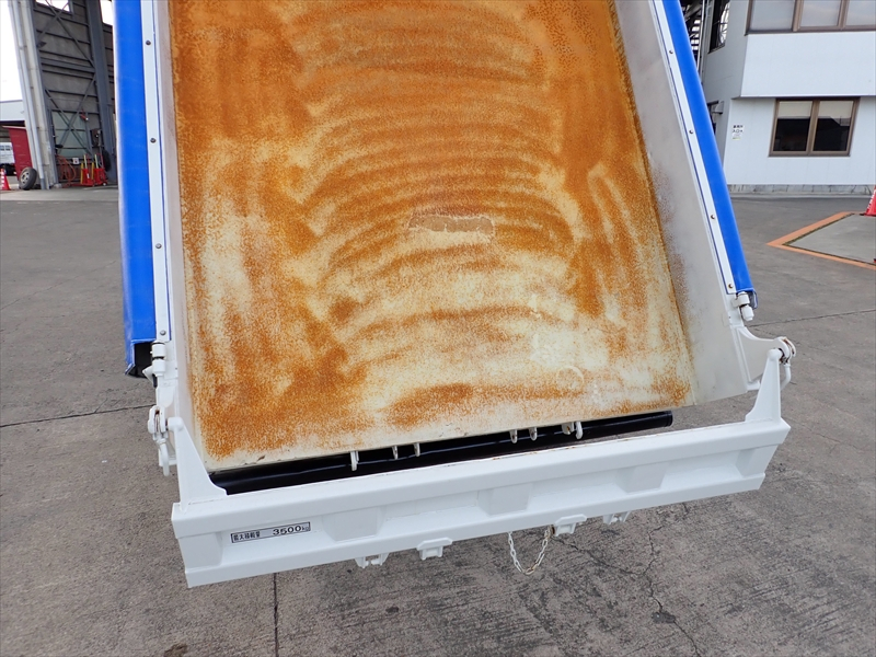 【350569】いすゞ フォワード 土砂ダンプ|中古トラックの販売・買取・査定のアイナビ