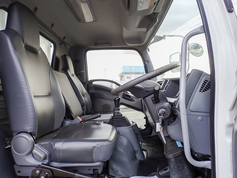 【350569】いすゞ フォワード 土砂ダンプ|中古トラックの販売・買取・査定のアイナビ