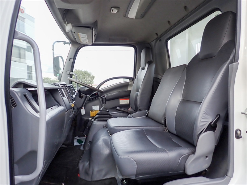 【350569】いすゞ フォワード 土砂ダンプ|中古トラックの販売・買取・査定のアイナビ