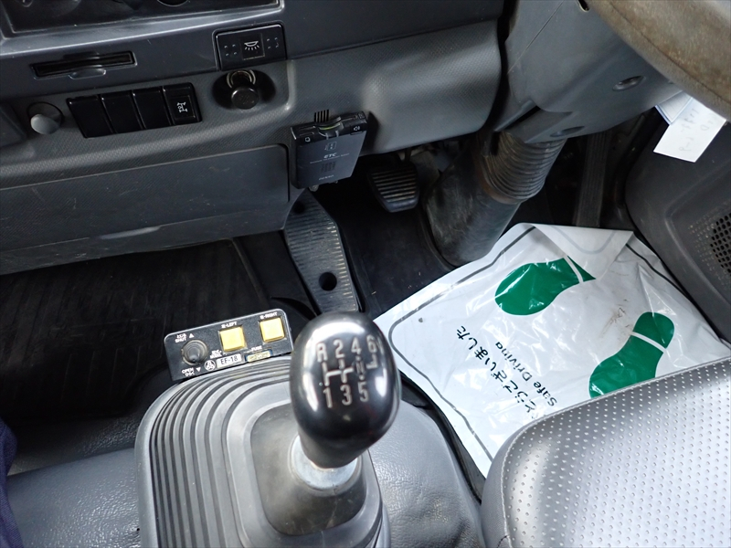 【350569】いすゞ フォワード 土砂ダンプ|中古トラックの販売・買取・査定のアイナビ