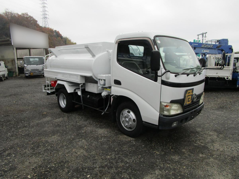 タンク車 3KL 2室 消防書類有り 外装塗装済|中古トラックの販売・買取・査定のアイナビ