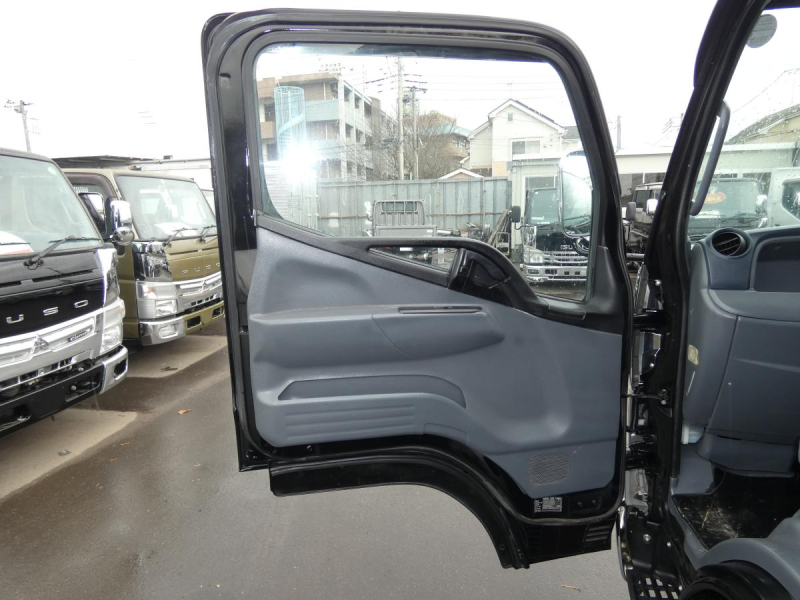 H27　1.4トン Wキャブ　4WD ETC　251141|中古トラックの販売・買取・査定のアイナビ