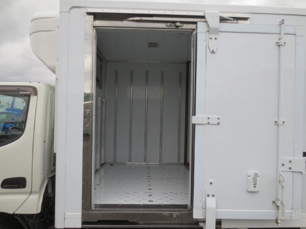 日野デュトロ低温冷蔵冷凍車|中古トラックの販売・買取・査定のアイナビ