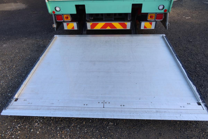 ワイドベッド付き62ボディー 跳ね上げゲート付|中古トラックの販売・買取・査定のアイナビ