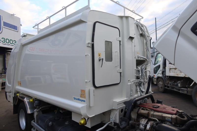 標準幅 プレス式パッカー車 新明和製5.4立米 AT車|中古トラックの販売・買取・査定のアイナビ