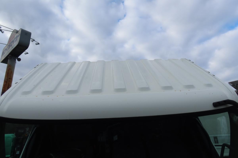 プレス式パッカー車 新明和製8.2立米 積載1600kg|中古トラックの販売・買取・査定のアイナビ