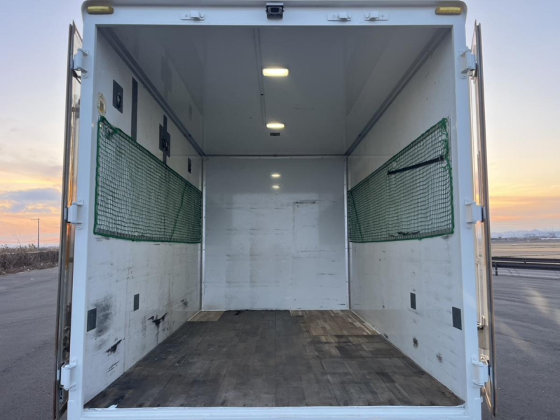 平成28年キャンターパネルバン4WD準中型AT限定可|中古トラックの販売・買取・査定のアイナビ