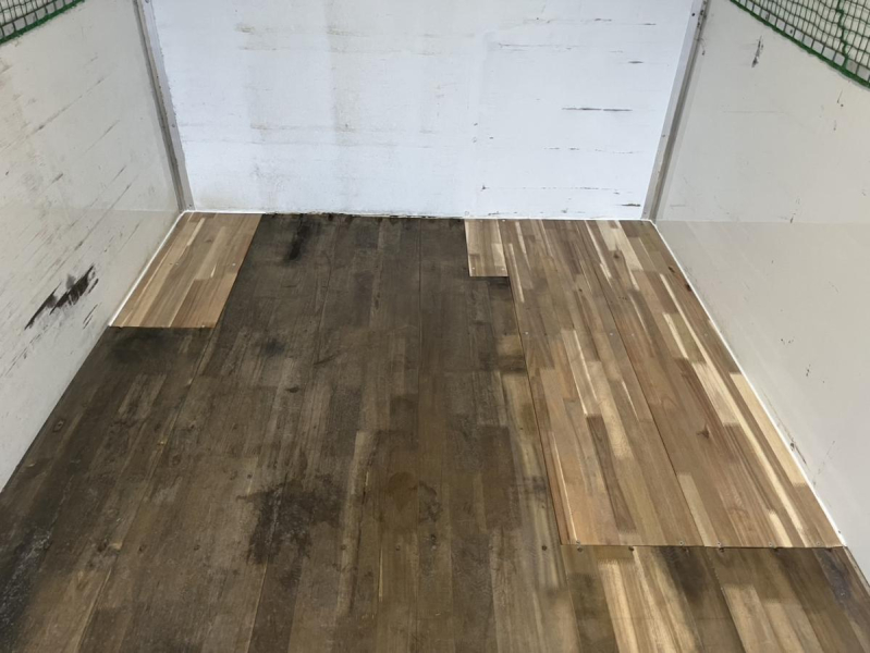 平成28年キャンターパネルバン4WD準中型AT限定可|中古トラックの販売・買取・査定のアイナビ