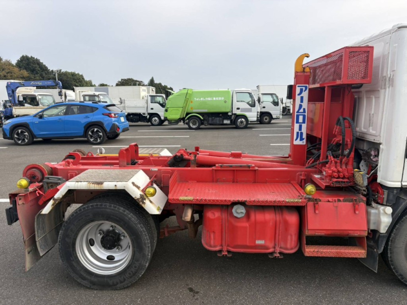 新明和アームロール CCA22-12T ツインホイスト|中古トラックの販売・買取・査定のアイナビ