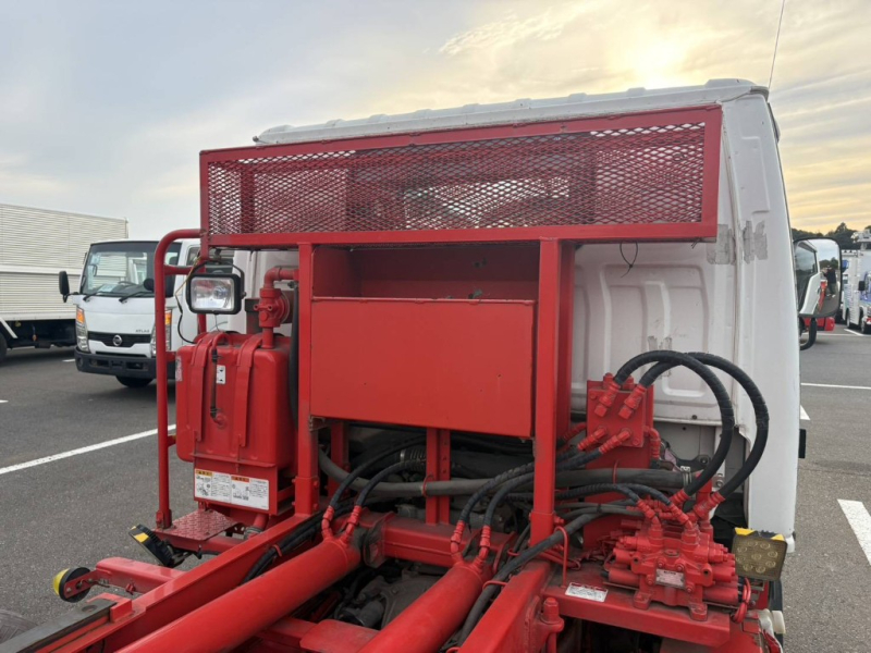 新明和アームロール CCA22-12T ツインホイスト|中古トラックの販売・買取・査定のアイナビ