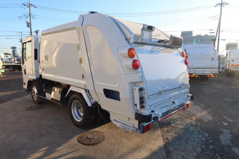 プレス式パッカー車 極東製4.2立米|中古トラックの販売・買取・査定のアイナビ