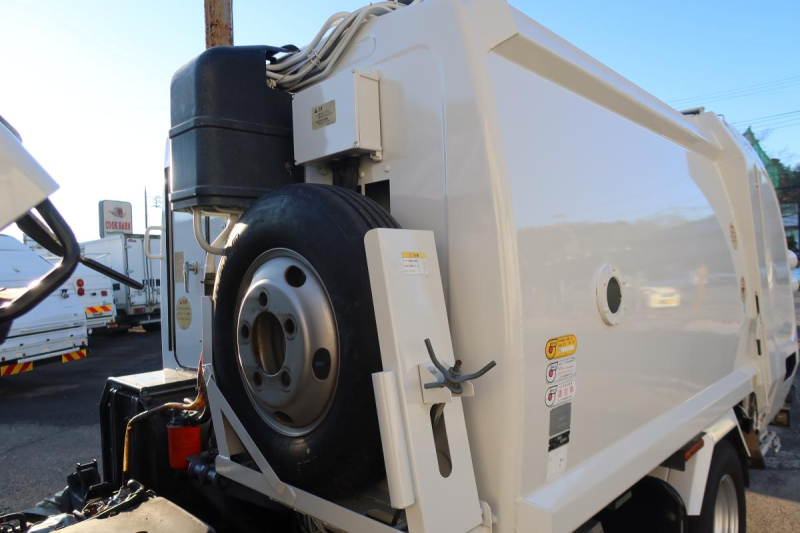 プレス式パッカー車 極東製4.2立米|中古トラックの販売・買取・査定のアイナビ