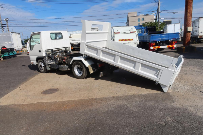 標準幅 ローダーダンプ 積載3000kg 4ナンバー 新明和製|中古トラックの販売・買取・査定のアイナビ