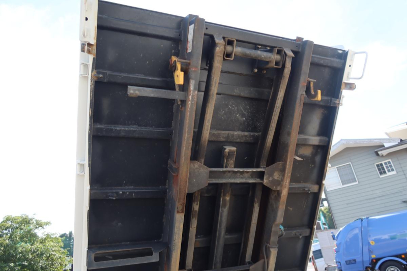 標準幅 ローダーダンプ 積載3000kg 4ナンバー 新明和製|中古トラックの販売・買取・査定のアイナビ