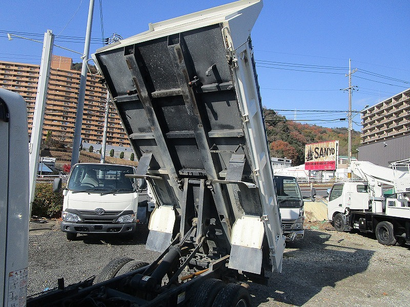 2t 土砂ダンプ 全低床|中古トラックの販売・買取・査定のアイナビ