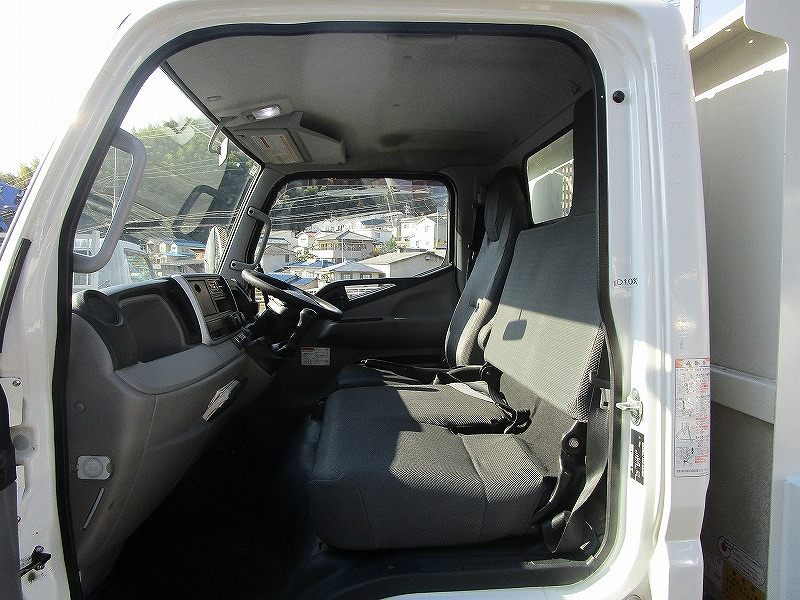 2t 土砂ダンプ 全低床|中古トラックの販売・買取・査定のアイナビ