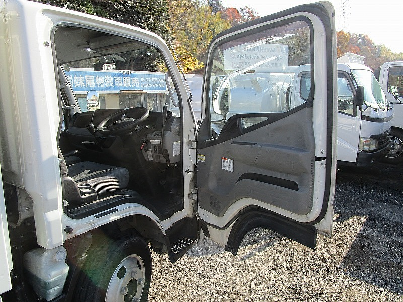 2t 土砂ダンプ 全低床|中古トラックの販売・買取・査定のアイナビ