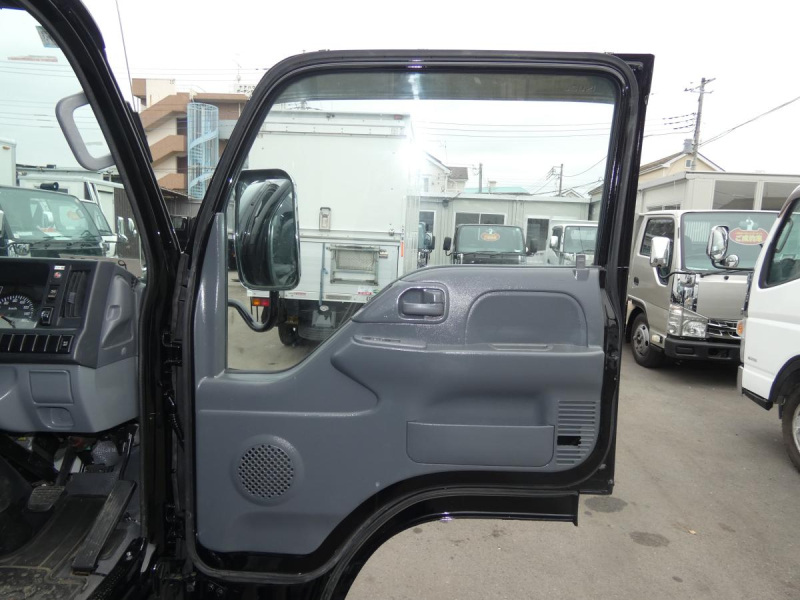 H23 1.5t パネルバン 4WDマニュアル|中古トラックの販売・買取・査定のアイナビ