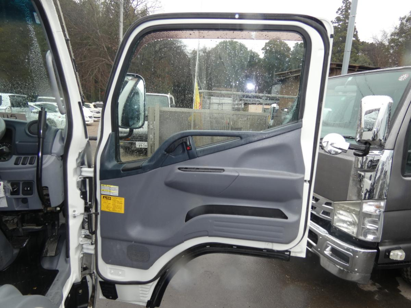 H25　3トン マニュアル ダンプ|中古トラックの販売・買取・査定のアイナビ