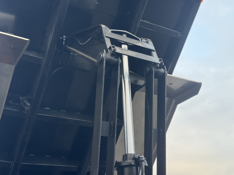 2デフ未使用車新明和21立米オールステンレス水密|中古トラックの販売・買取・査定のアイナビ