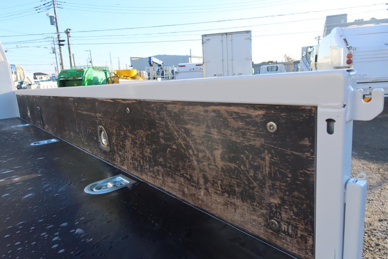 エルフ 標準ロング平ボディー 積載3000kg|中古トラックの販売・買取・査定のアイナビ