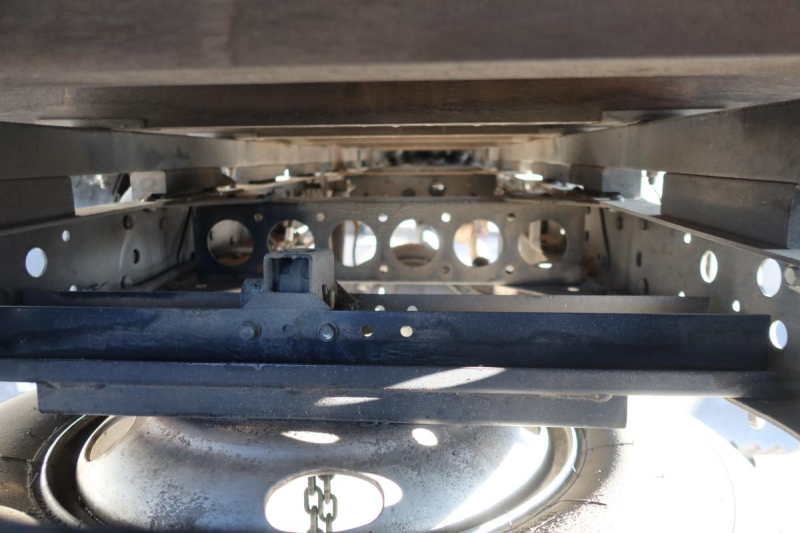 エルフ 標準ロング平ボディー 積載3000kg|中古トラックの販売・買取・査定のアイナビ