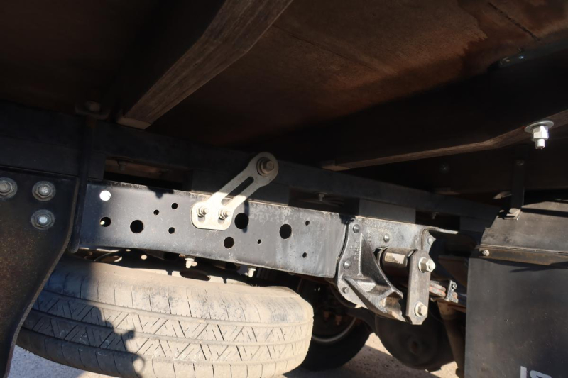 エルフ 標準ロング平ボディー 積載3000kg|中古トラックの販売・買取・査定のアイナビ