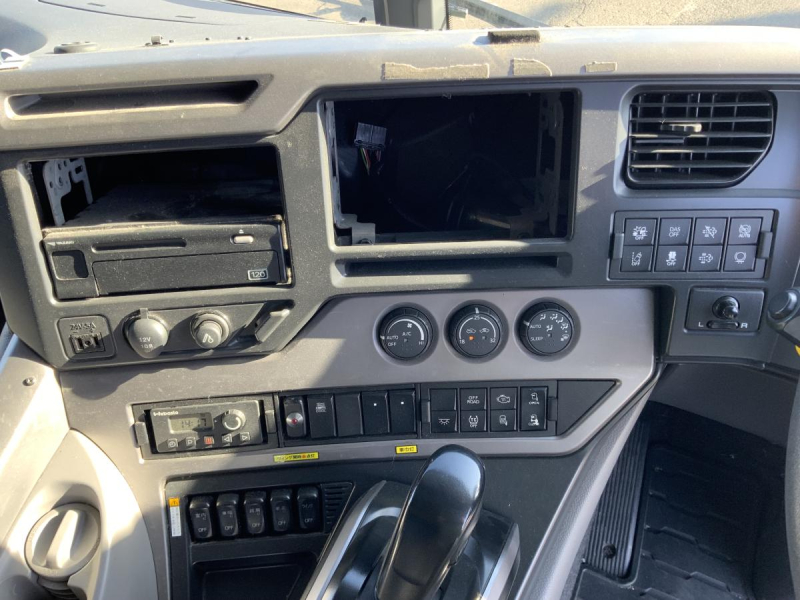 車検付⭐️H30クオン トラクタ第五輪11.5tウイングコンセント|中古トラックの販売・買取・査定のアイナビ