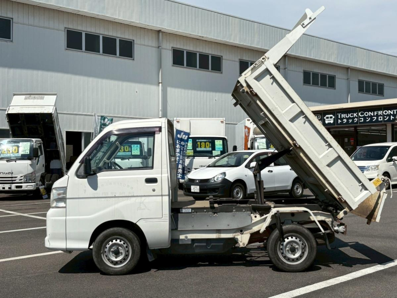 4WD多目的ダンプPTO土砂禁パワステエアコン|中古トラックの販売・買取・査定のアイナビ