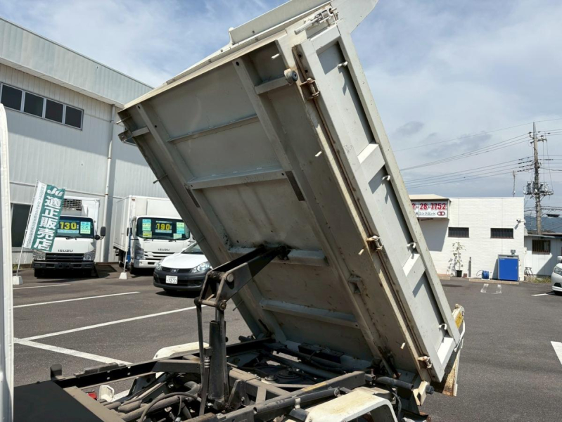 4WD多目的ダンプPTO土砂禁パワステエアコン|中古トラックの販売・買取・査定のアイナビ