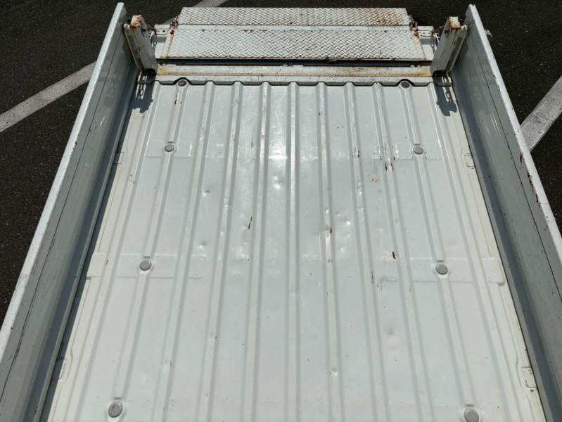 4WDコンパクトテールリフト検付パワーゲート5MTワンオーナー|中古トラックの販売・買取・査定のアイナビ