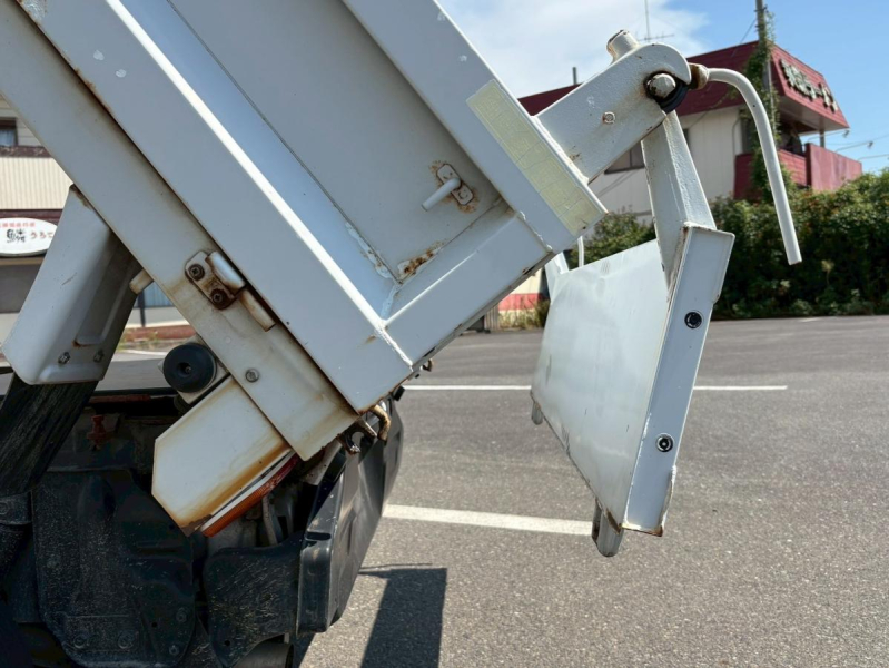 4WDダンプ土砂禁電動式350kg積載エアコン|中古トラックの販売・買取・査定のアイナビ