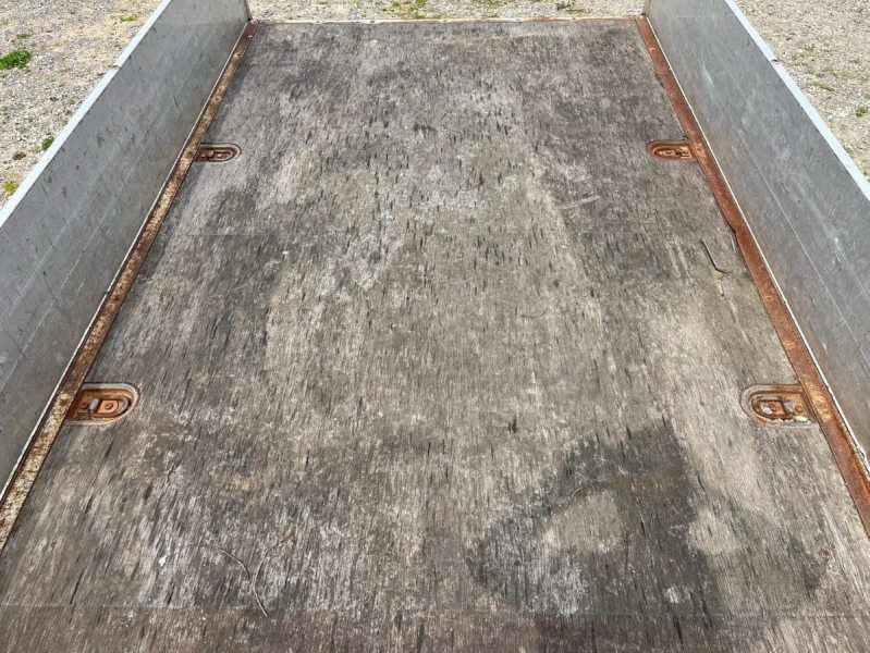 アルミブロック簡易クレーン古河ユニック3トン積載|中古トラックの販売・買取・査定のアイナビ