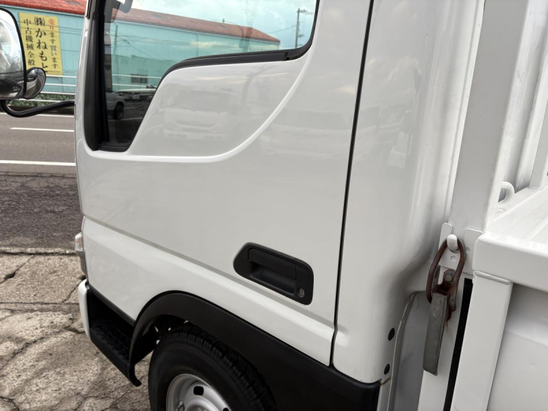 H22タイタンダッシュ 1.3t 平ボディ 垂直パワーゲート|中古トラックの販売・買取・査定のアイナビ