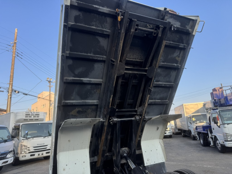 ローダーダンプ ワイド 新明和 ラジコン付き|中古トラックの販売・買取・査定のアイナビ