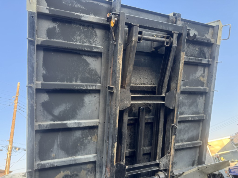 ローダーダンプ ワイド 新明和 ラジコン付き|中古トラックの販売・買取・査定のアイナビ