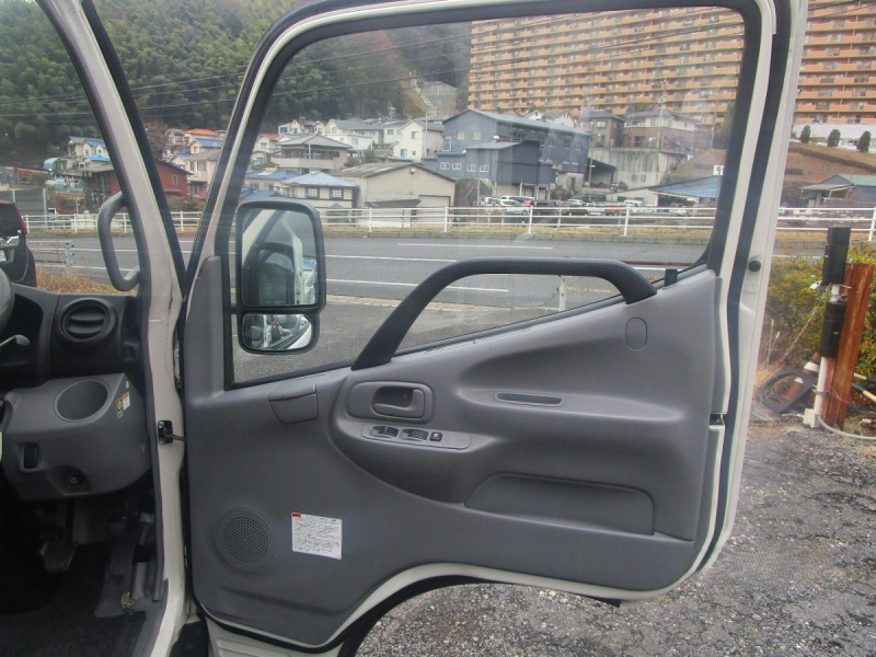 平ボデー 垂直パワーゲート|中古トラックの販売・買取・査定のアイナビ