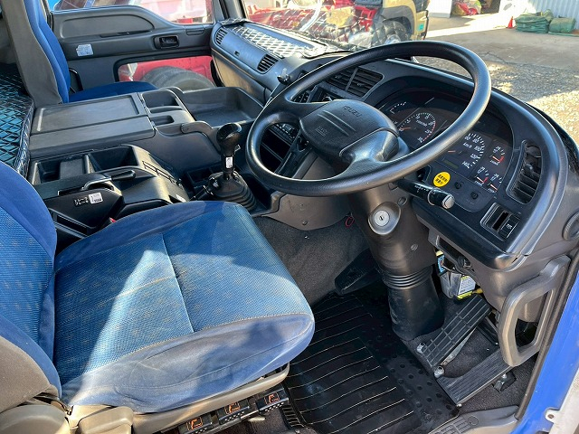 3軸2デフ★ダンプPTO付★第5輪16トン!★520馬力★ハイルーフ|中古トラックの販売・買取・査定のアイナビ