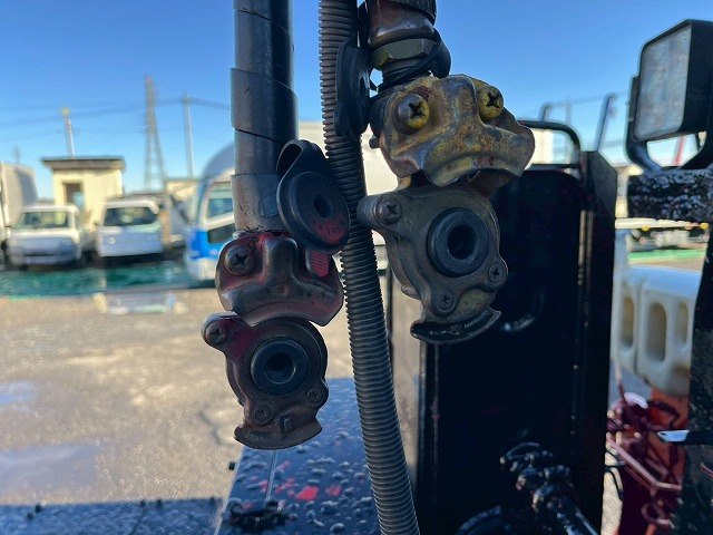 3軸2デフ★ダンプPTO付★第5輪16トン!★520馬力★ハイルーフ|中古トラックの販売・買取・査定のアイナビ