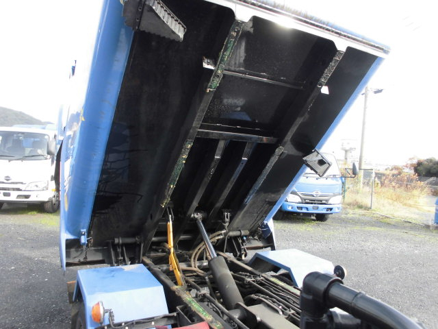 2t パッカー車 回転式 ダンプ式 塵芥車 巻き込み式|中古トラックの販売・買取・査定のアイナビ