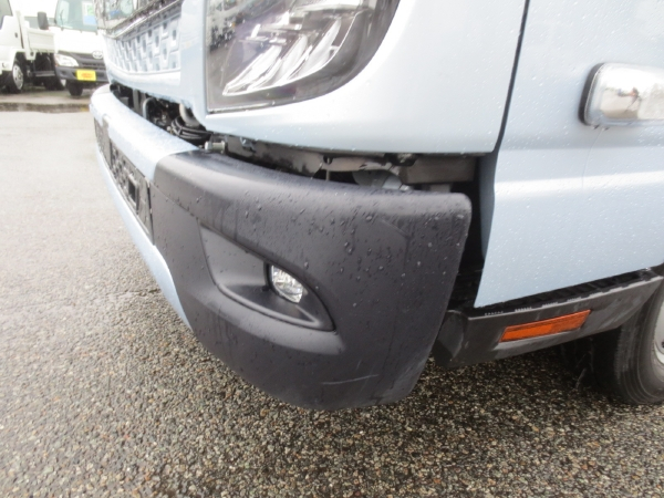 三菱キャンターワイド超ロング全低床平ボディ|中古トラックの販売・買取・査定のアイナビ