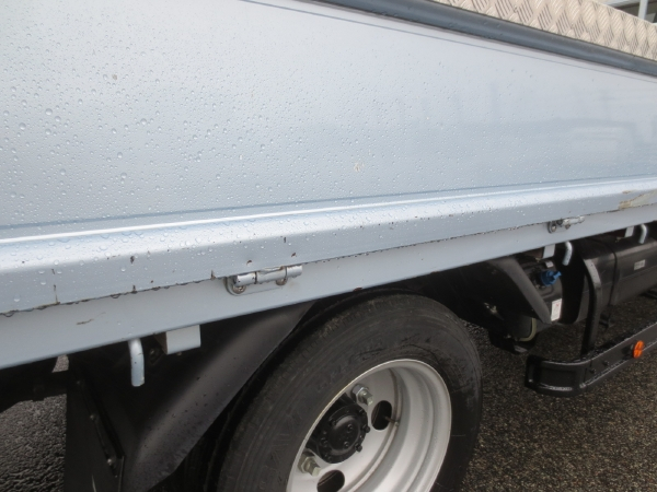 三菱キャンターワイド超ロング全低床平ボディ|中古トラックの販売・買取・査定のアイナビ