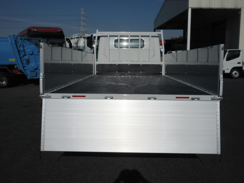 積載量4750Kg　ワイド幅　超ロング　アルミ平ボデー!!|中古トラックの販売・買取・査定のアイナビ