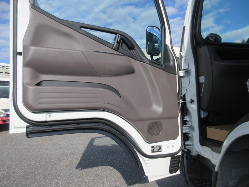 5速　平ボデー　積載量2950Kg　ショート　高床　!!|中古トラックの販売・買取・査定のアイナビ